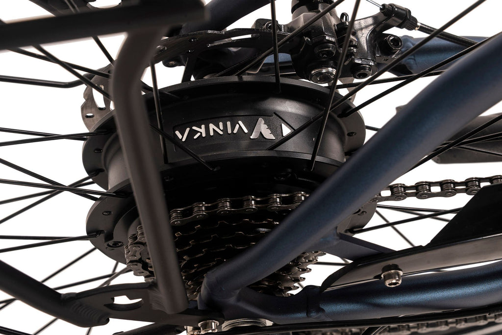 Vélo de ville électrique Adore 28 aluminium citybike Cv-190 moteur arrière 50nm / 15Ah deep blue mat