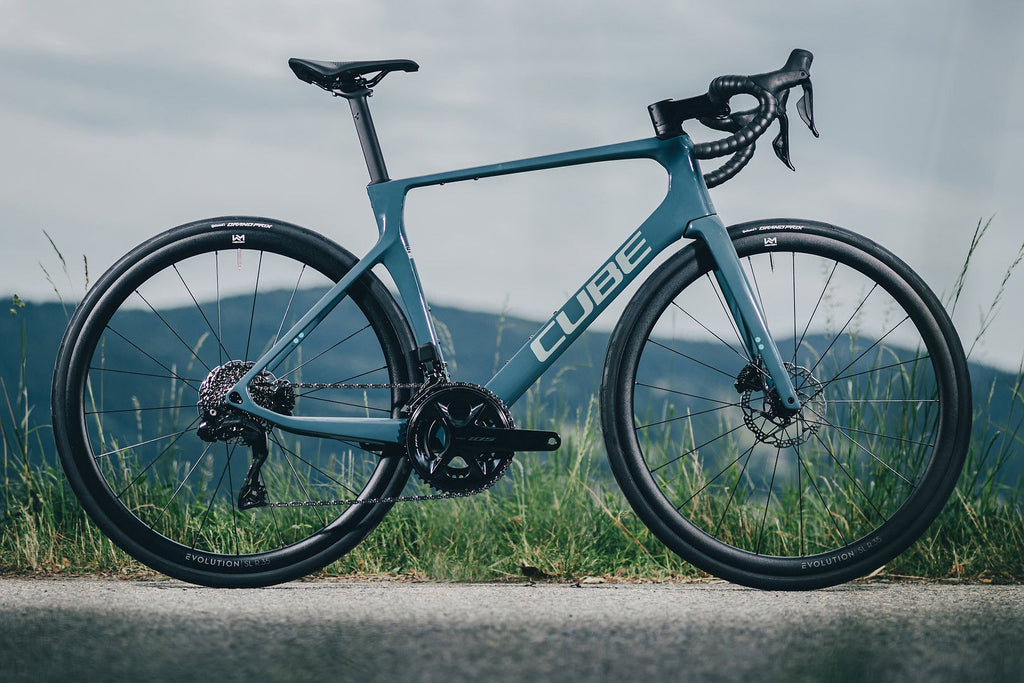 Vélo de Route Cube Agree C:62 One Shimano 105 Di2 12V 700 mm Bleu Gris Storm 2026