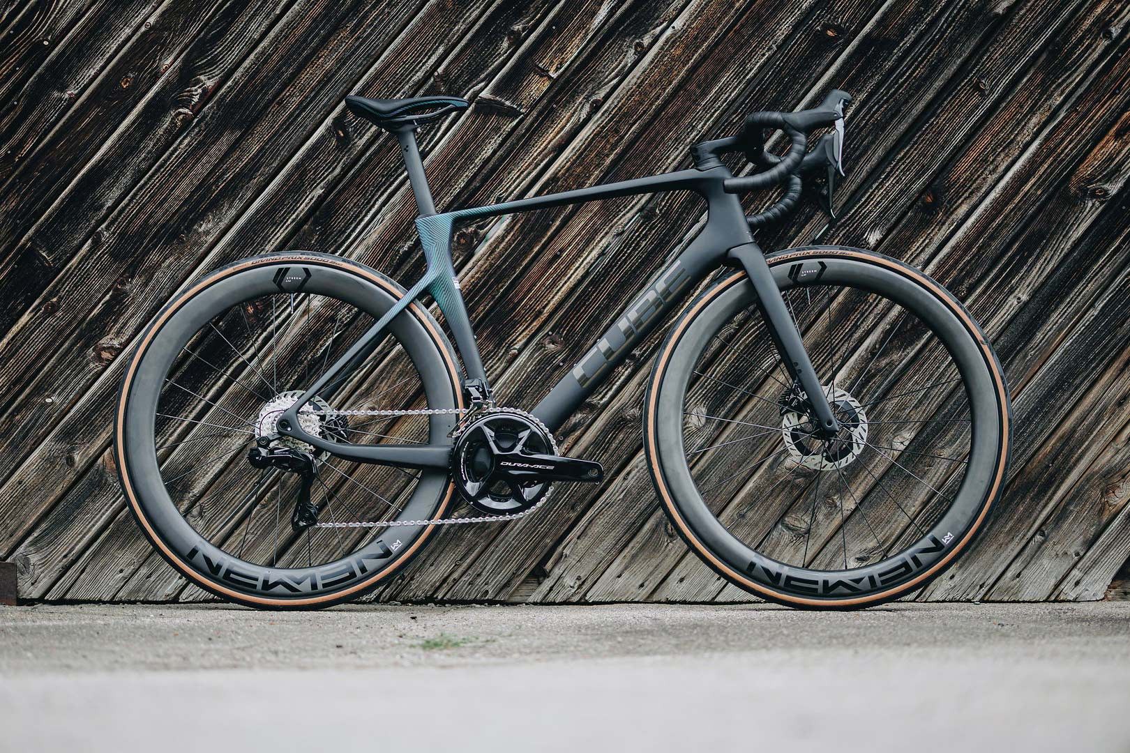 Vélo de Route Cube Agree C:62 SLT Shimano Dura-Ace Di2 12V 700 mm Noir Vert Irisé 2026