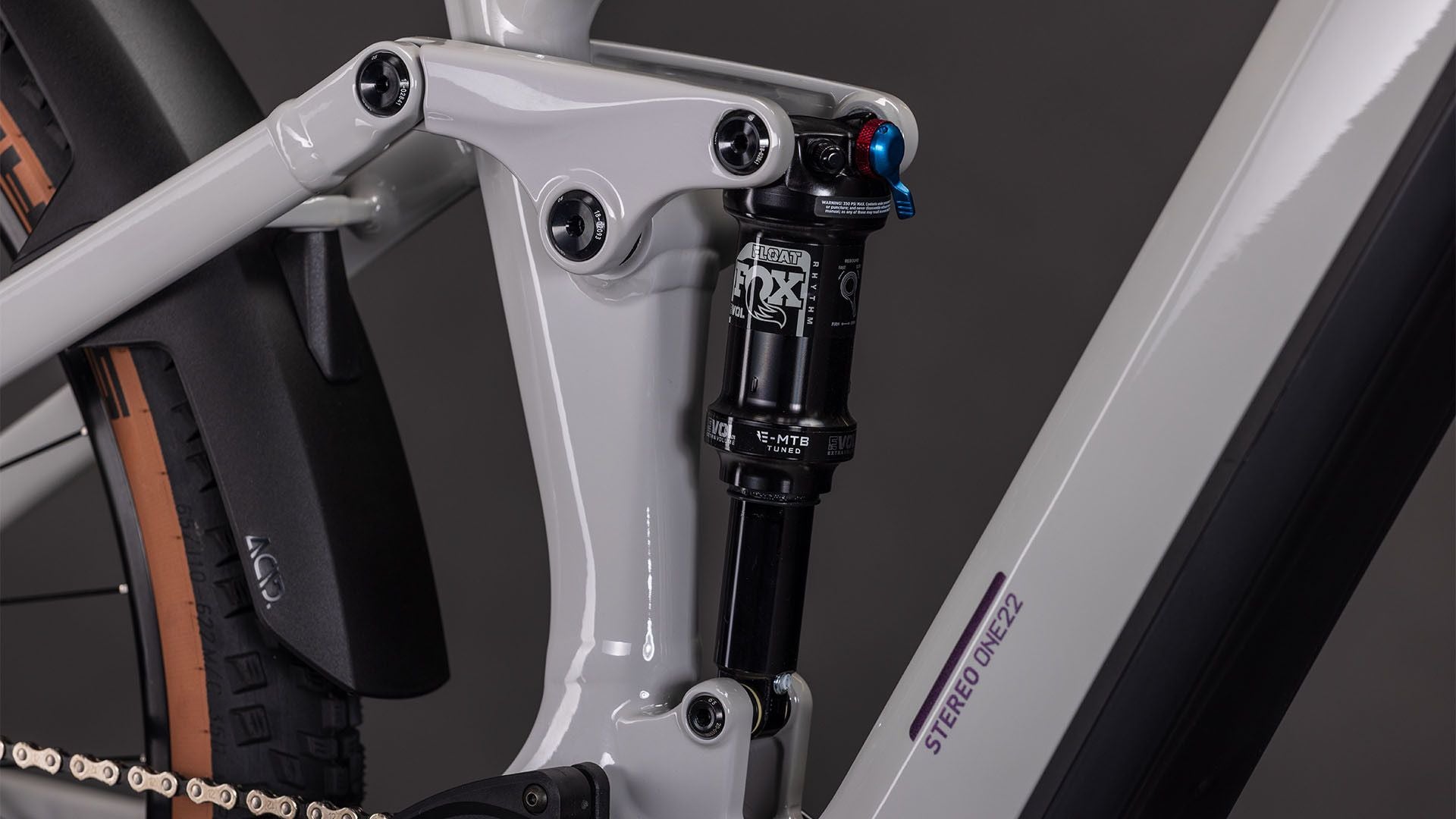 VTT Électrique Tout-Suspendu Cube Stereo Hybrid One22 SLX 800 Shimano Deore/Deore XT 12V 800 Wh 29'' Gris Beige Greige 2026