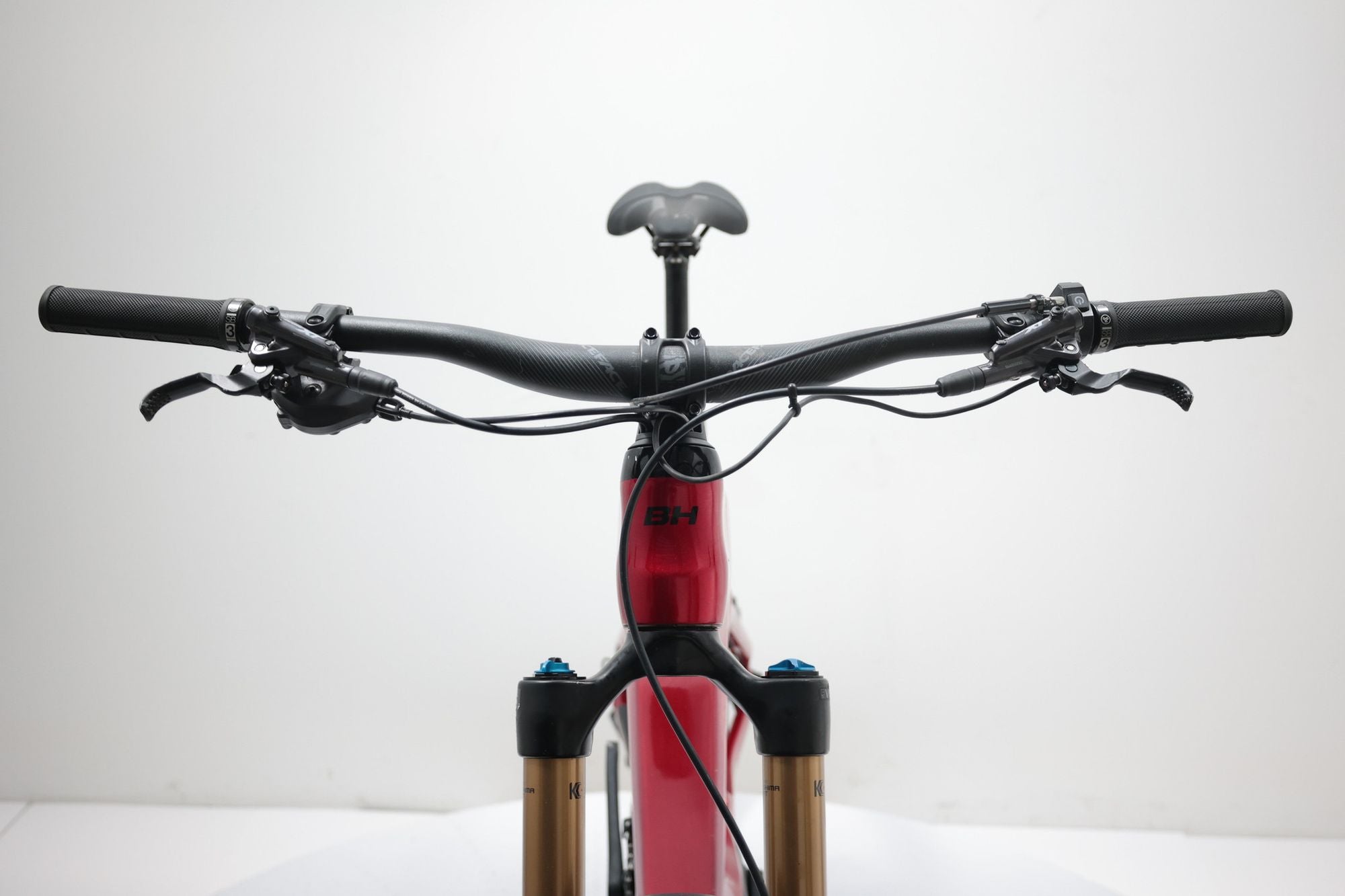 Produit Reconditionné · VTT électrique BH AtomX Lynx Carbon Pro 9.9 720Wh 2023 · Bon état