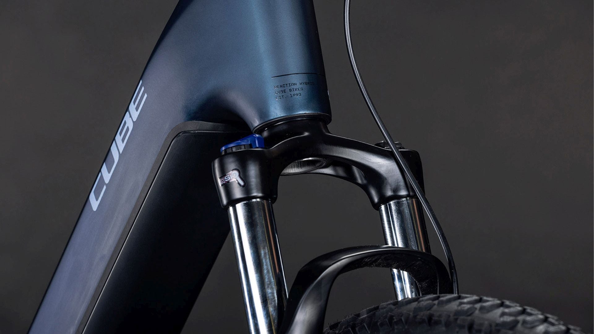VTT Électrique Cube Reaction Hybrid Performance 600 Easy Entry Shimano 9V 600 Wh Bosch 75 Nm 27.5'' Bleu Indigo 2026