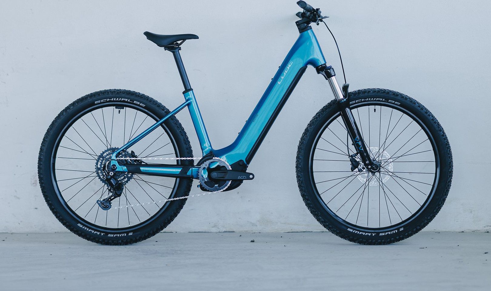 VTT Électrique Cube Reaction Hybrid Performance 600 Easy Entry Shimano 9V 600 Wh Bosch 75 Nm 27.5'' Bleu Electric 2026
