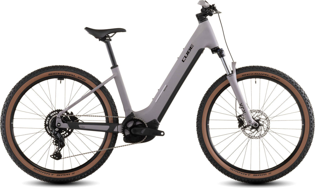 VTT Électrique Cube Reaction Hybrid Performance 600 Easy Entry Shimano 9V 600 Wh Bosch 75 Nm 27.5'' Gris Violet Plum 2026