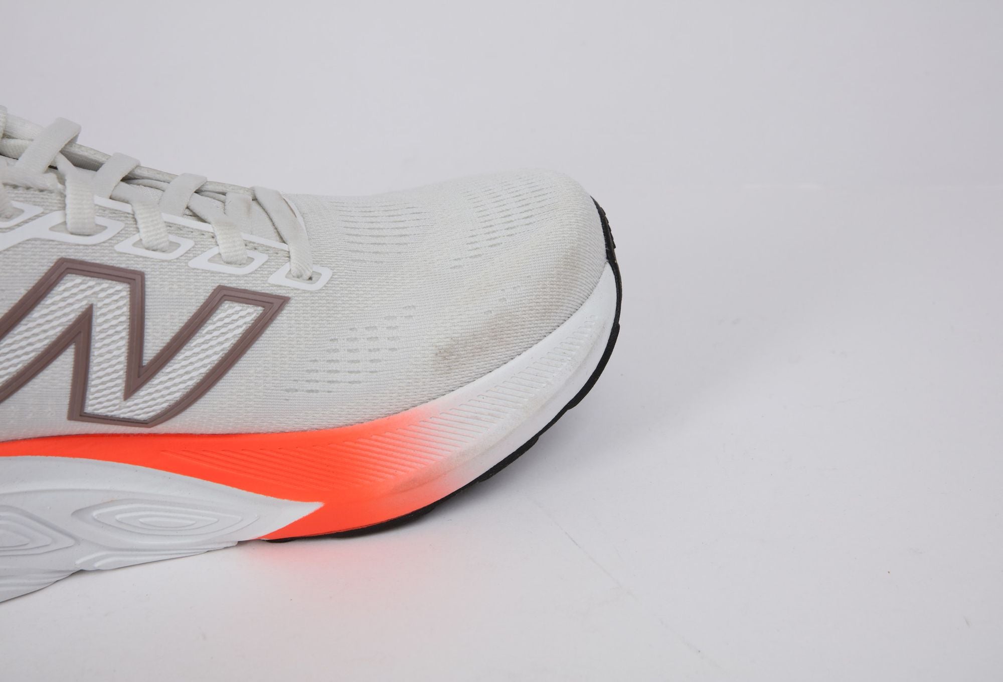 Chaussures Running New Balance Fresh Foam X 880 v15 Blanc/Rouge Femme T.40 - Produit Reconditionné