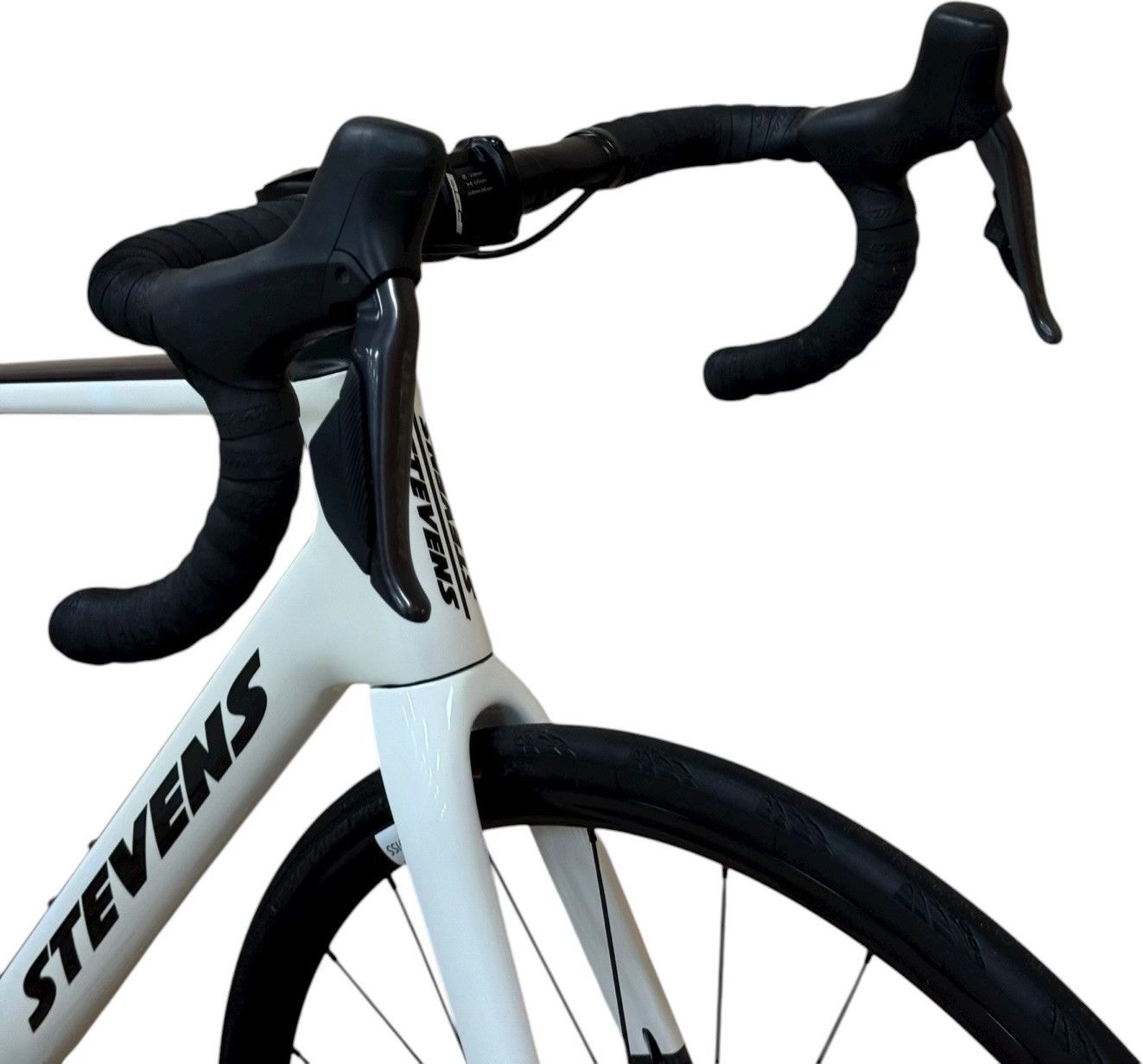 produit reconditionné . Stevens Xenith Shimano Ultegra Di2 2023 . Vélo de Route . Stevens . très bon état