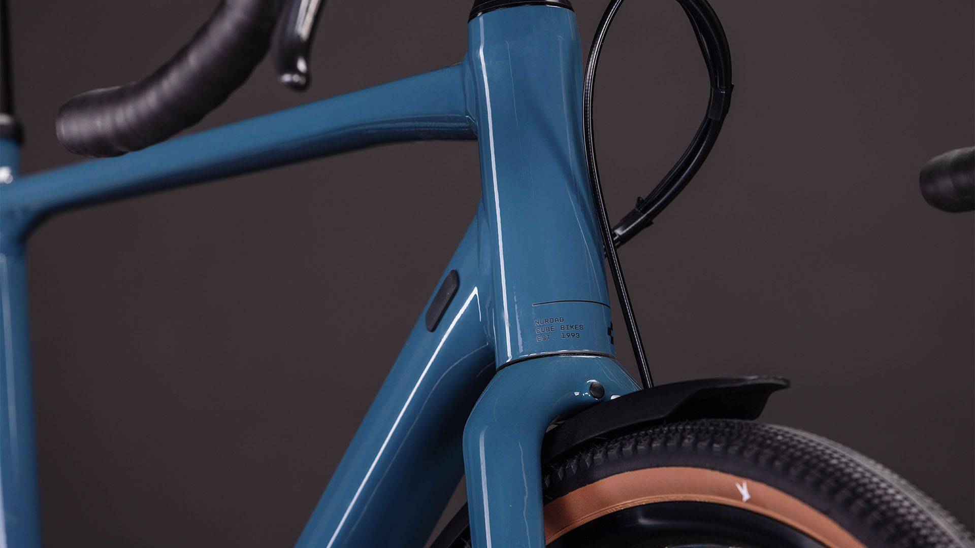 Vélo de Gravel Cube Nuroad One FE Shimano Cues 9V 700 mm Bleu Vert Grove 2026