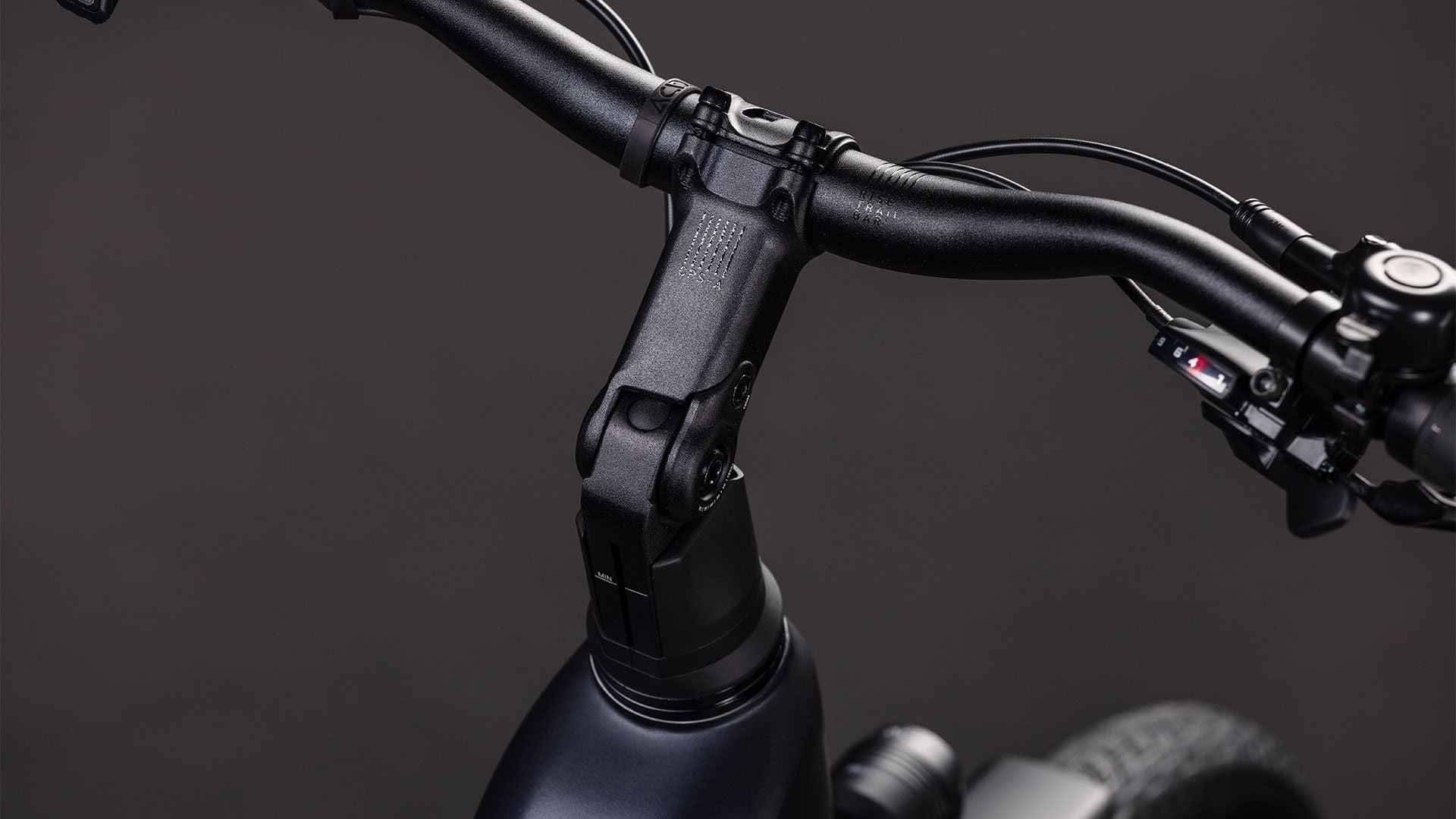 VTC Électrique Cube Touring Hybrid One 600 Easy Entry Shimano Cues 9V 600 Wh 700 mm Noir Coal 2026