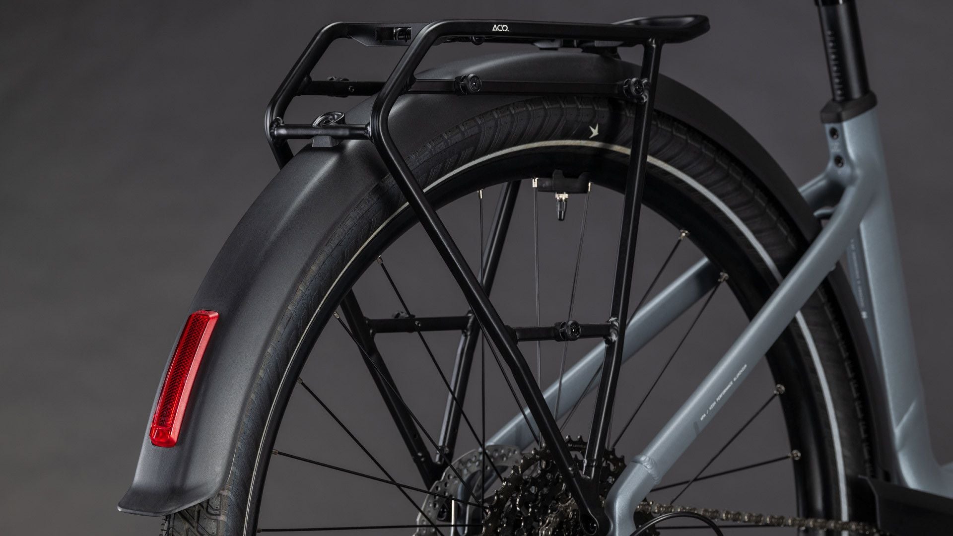 VTC Électrique Cube Touring Hybrid Pro 800 Easy Entry Shimano Cues 11V 800 Wh 700 mm Gris Pearl 2026