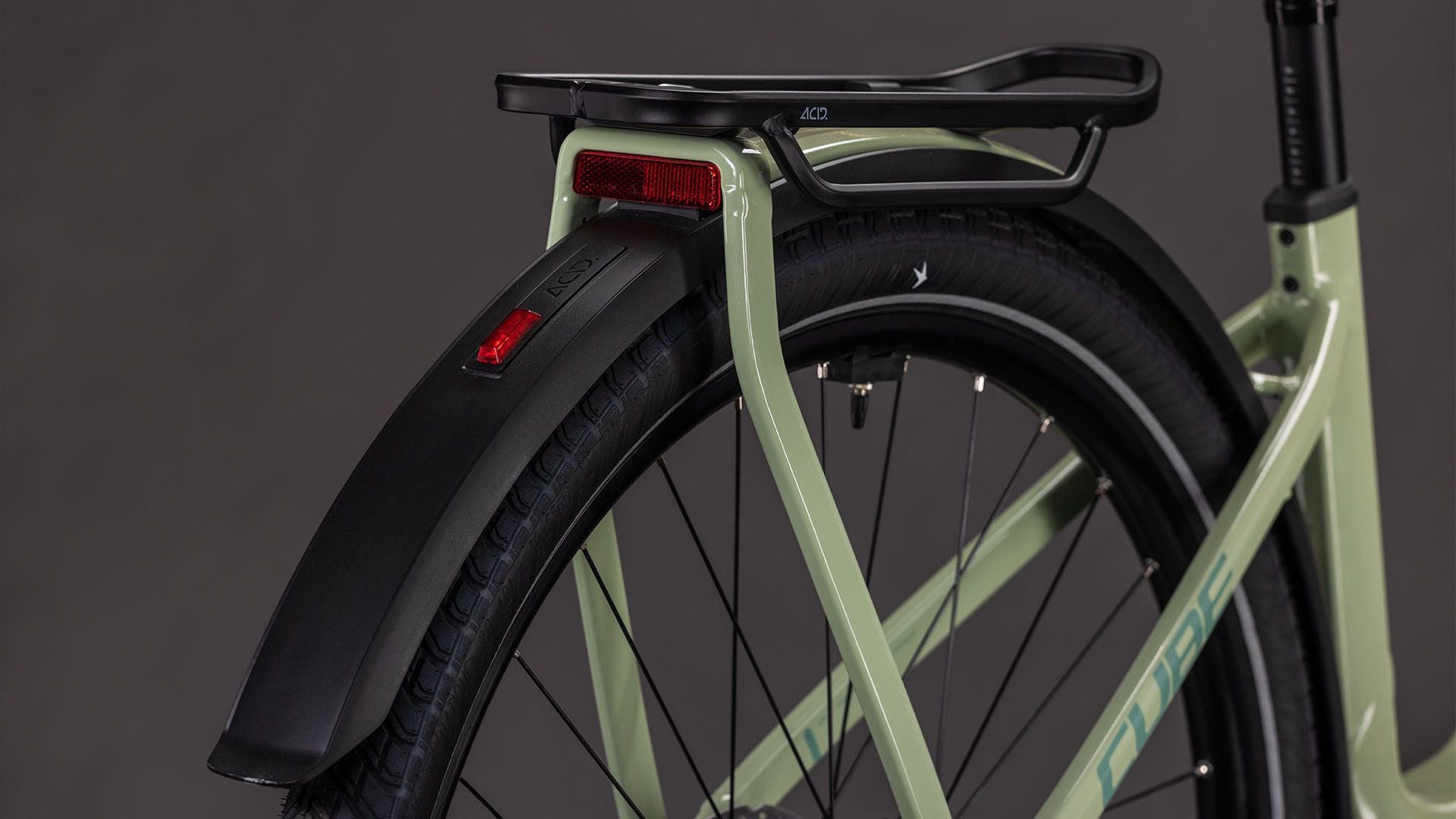 VTC Électrique Cube Kathmandu Hybrid One 800 Easy Entry Shimano Cues 10V 800 Wh 700 mm Vert Pea 2026