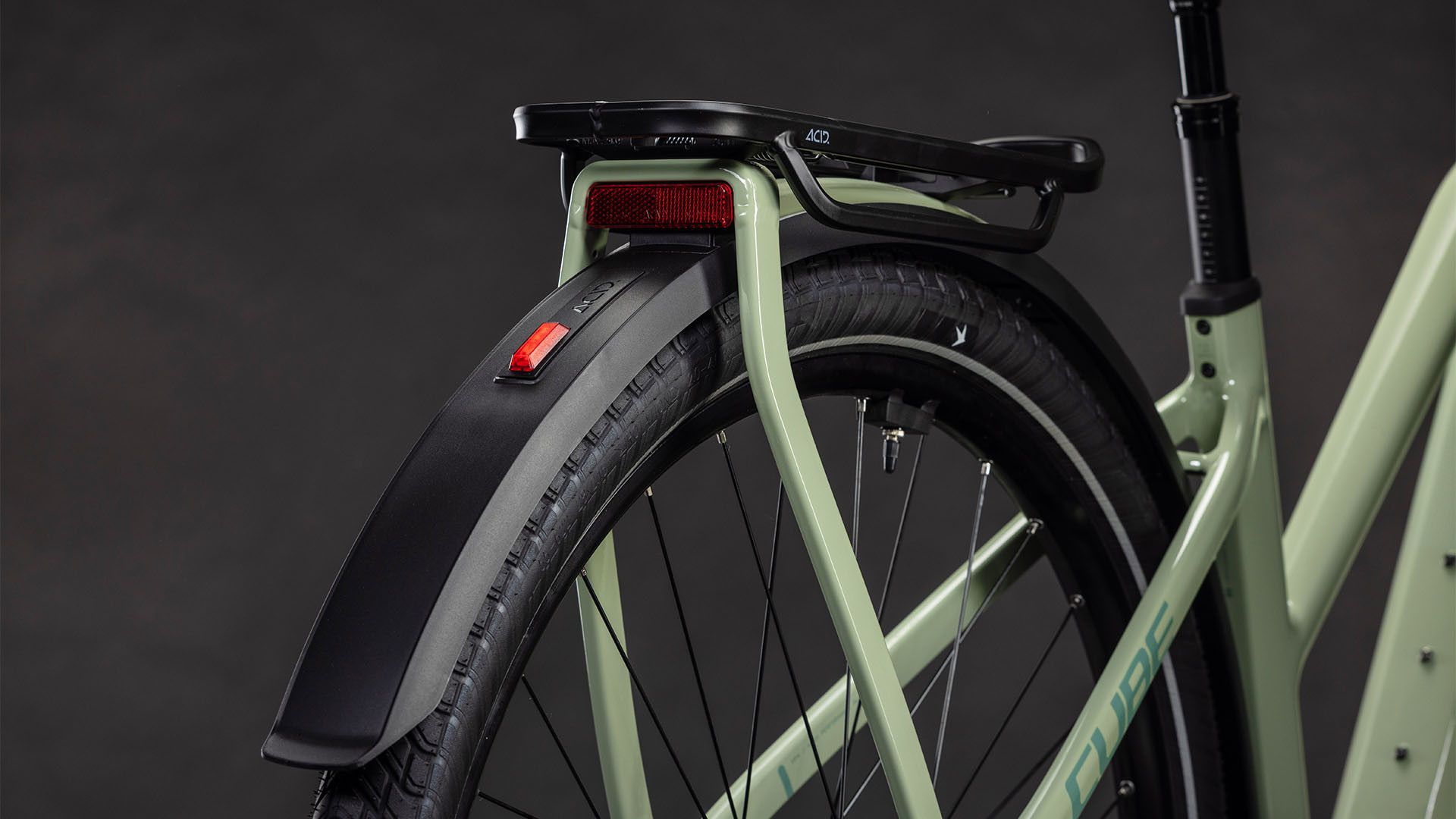 VTC Électrique Cube Kathmandu Hybrid One 800 Trapeze Shimano Cues 10V 800 Wh 700 mm Vert Pea 2026