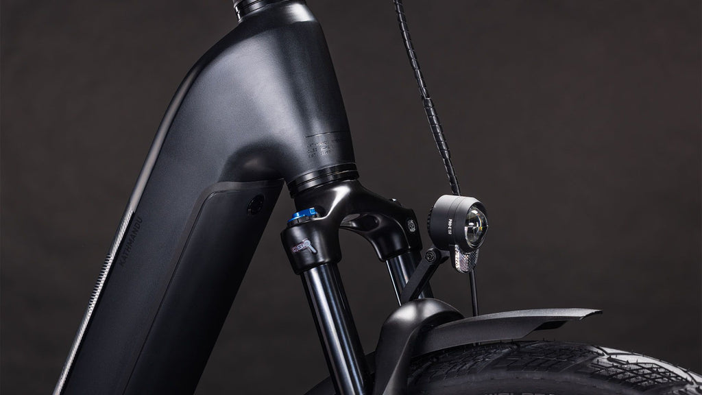 VTC Électrique Cube Kathmandu Hybrid Pro 800 Easy Entry Shimano Deore/Deore XT 12V 800 Wh 700 mm Noir Coal 2026