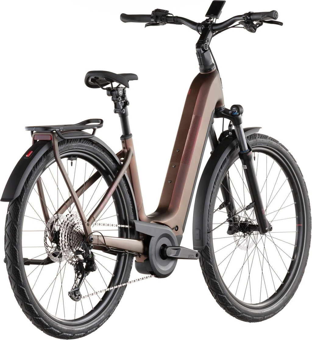 VTC Électrique Cube Kathmandu Hybrid Pro 800 Easy Entry Shimano Deore/Deore XT 12V 800 Wh 700 mm Rouge Orange Sun Glow 2026