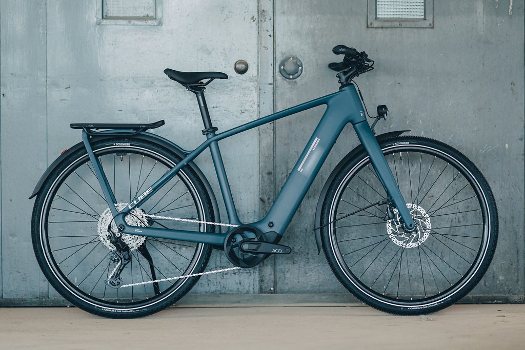 VTC Électrique Cube Kathmandu Hybrid C:62 Pro 400X Shimano Cues 11V 400 Wh 700 mm Bleu Spectral 2026