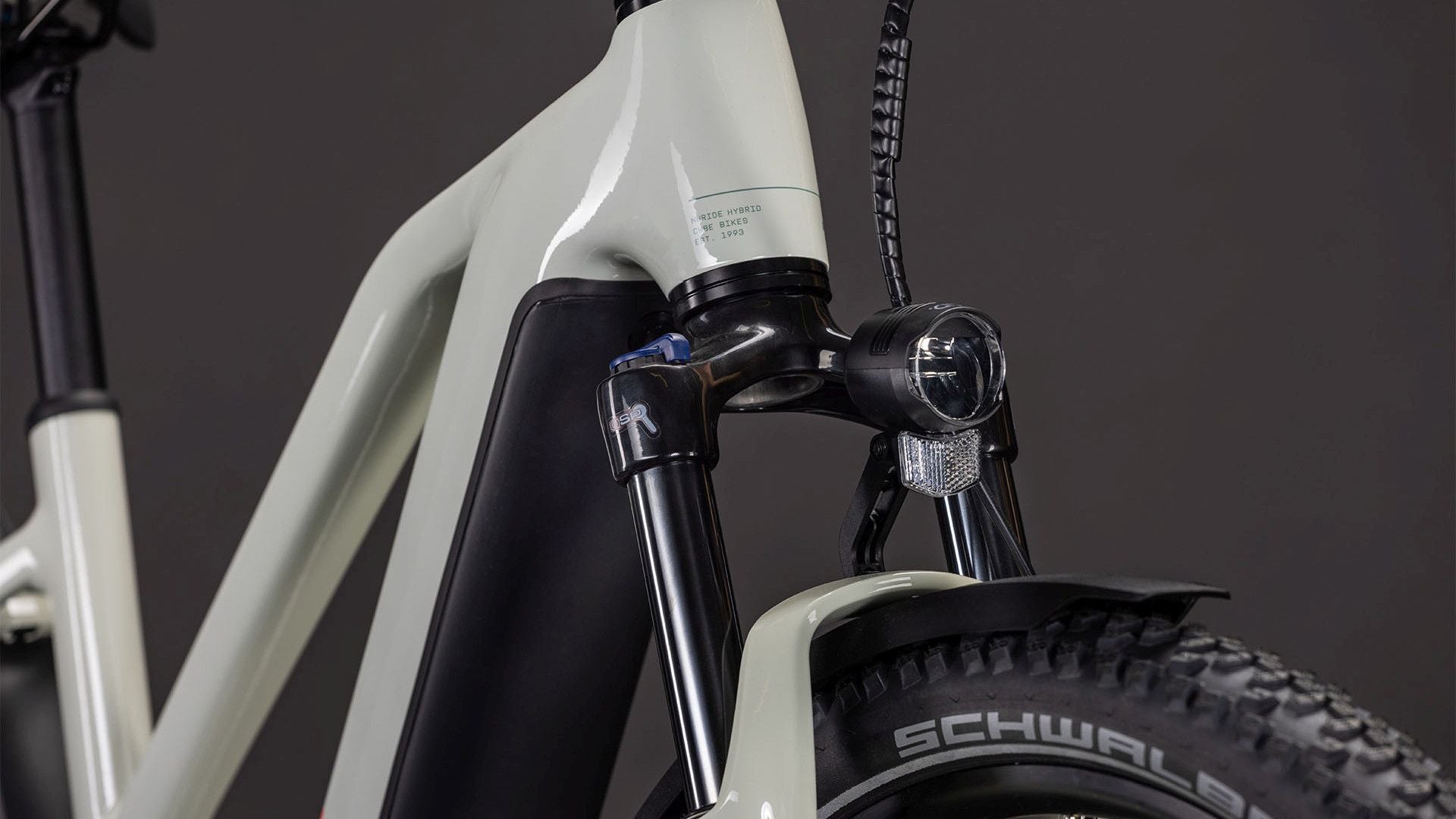 VTC Électrique Cube Nuride Hybrid Performance 600 Trapeze Shimano Cues 10V 600 Wh 29'' Beige Desert Stone Vert 2026