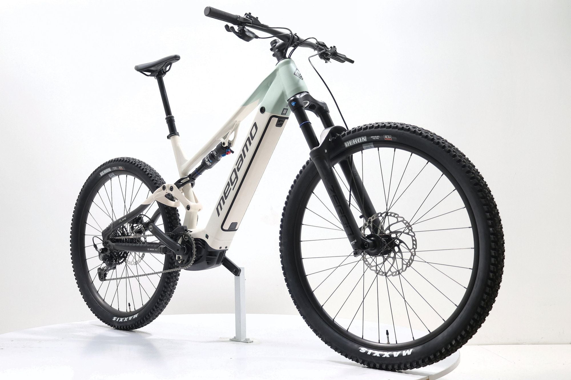 Produit Reconditionné · VTT électrique MEGAMO Flame AL 20+ Beige et Vert 800Wh 2025 · Très bon état