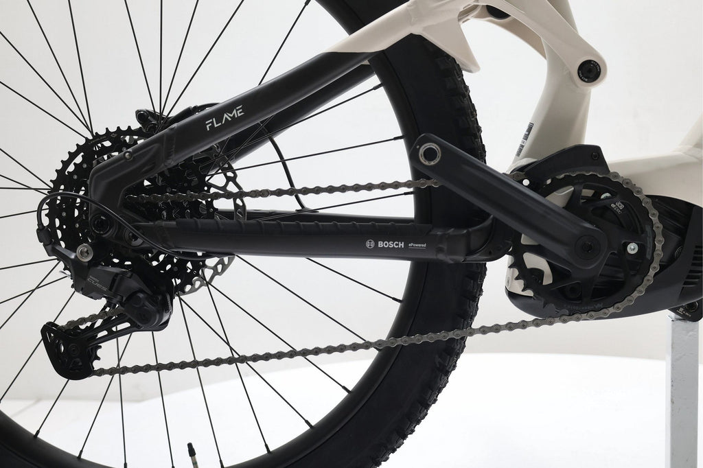 Produit Reconditionné · VTT électrique MEGAMO Flame AL 20+ Beige et Vert 800Wh 2025 · Très bon état