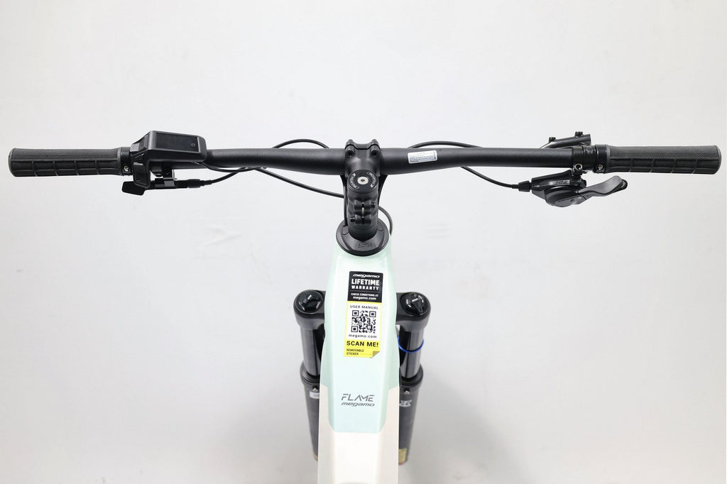 Produit Reconditionné · VTT électrique MEGAMO Flame AL 20+ Beige et Vert 800Wh 2025 · Très bon état