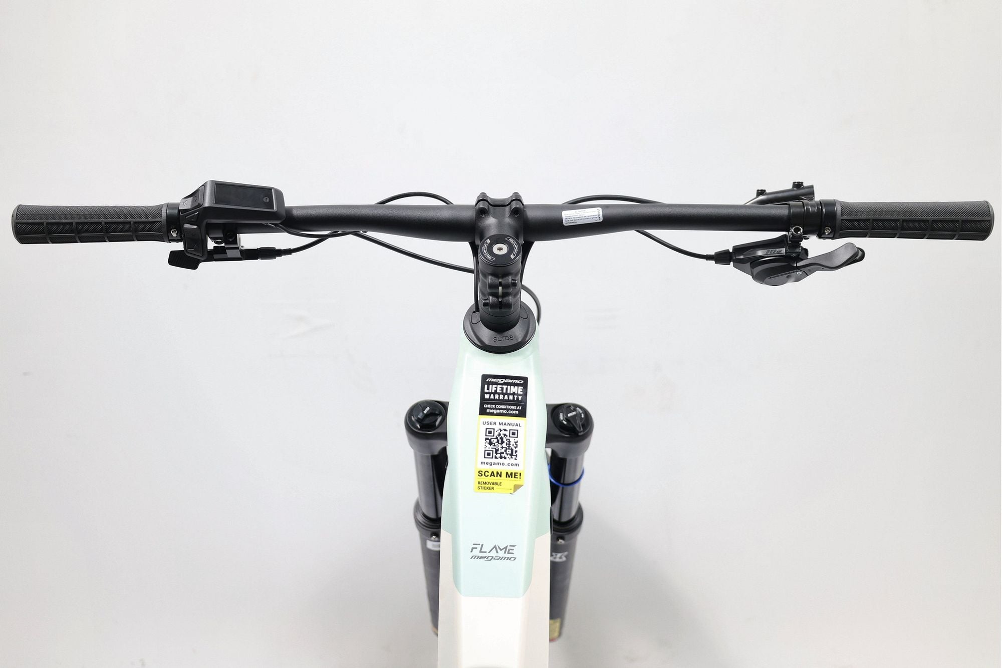 Produit Reconditionné · VTT électrique MEGAMO Flame AL 20+ Beige et Vert 800Wh 2025 · Très bon état