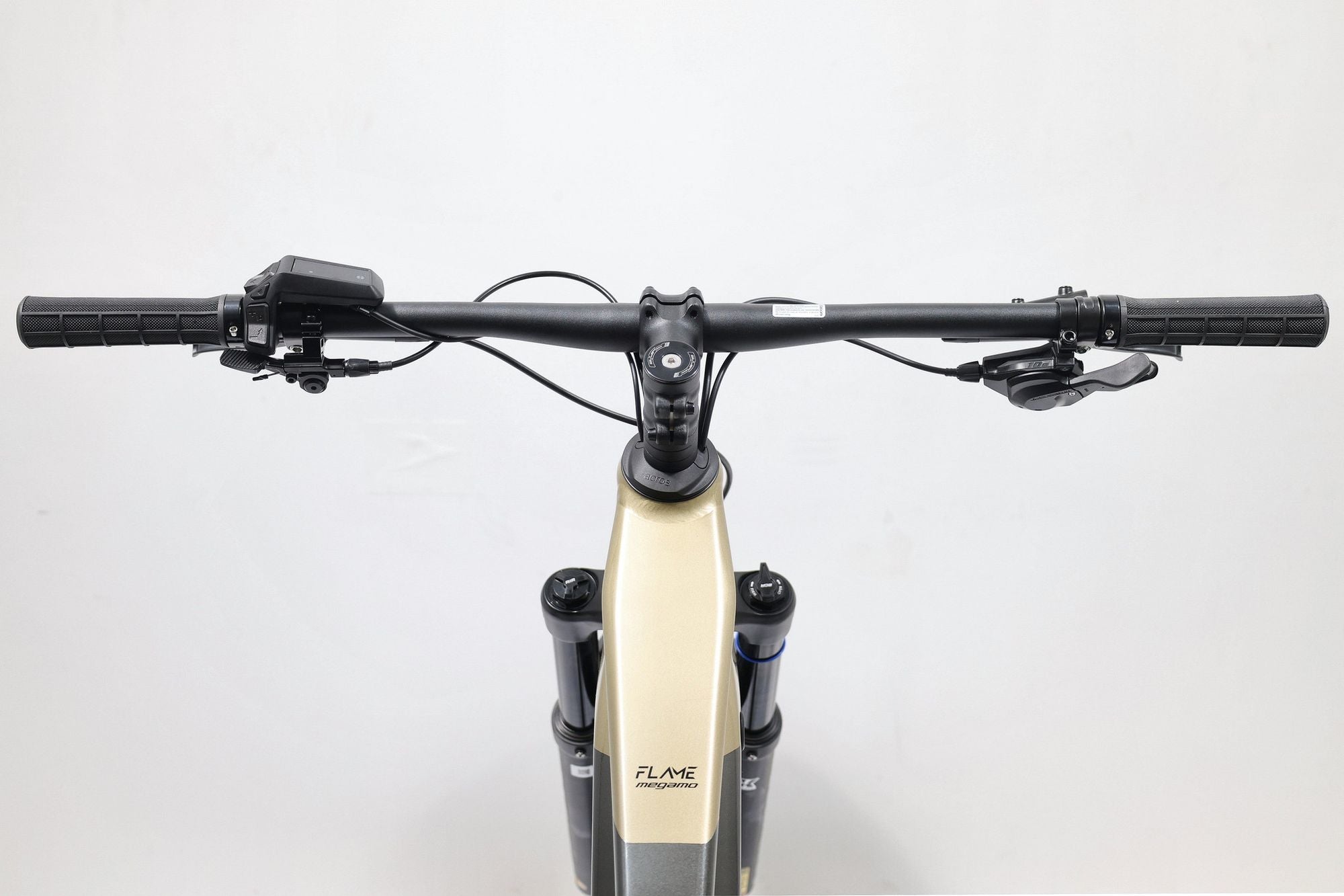 Produit Reconditionné · VTT électrique MEGAMO Flame AL 20+ 800Wh 2025 · Très bon état