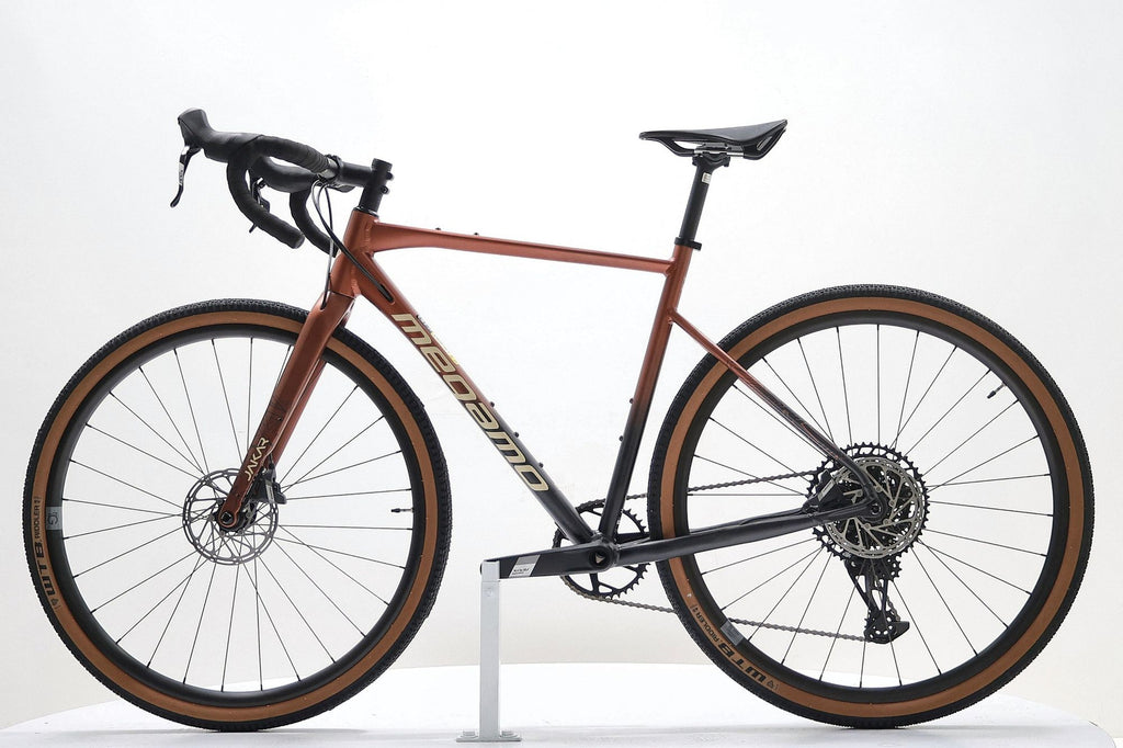 Produit Reconditionné · Vélo de route MEGAMO Jakar 20 Apex 2025 · Très bon état