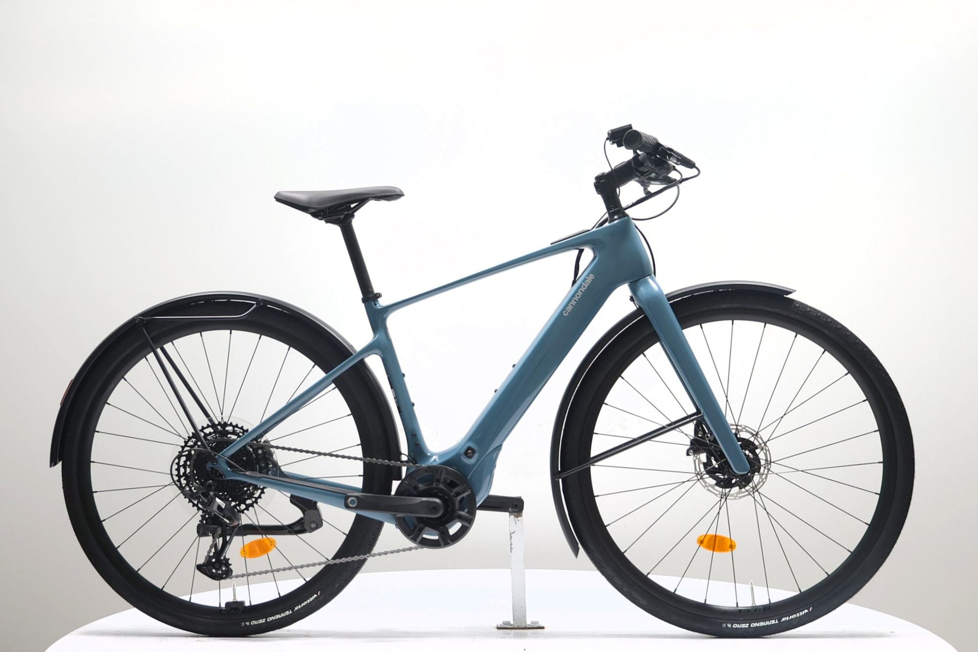 Produit Reconditionné · Vélo de ville électrique CANNONDALE Tesoro Neo Carbon 2 2025 · Très bon état