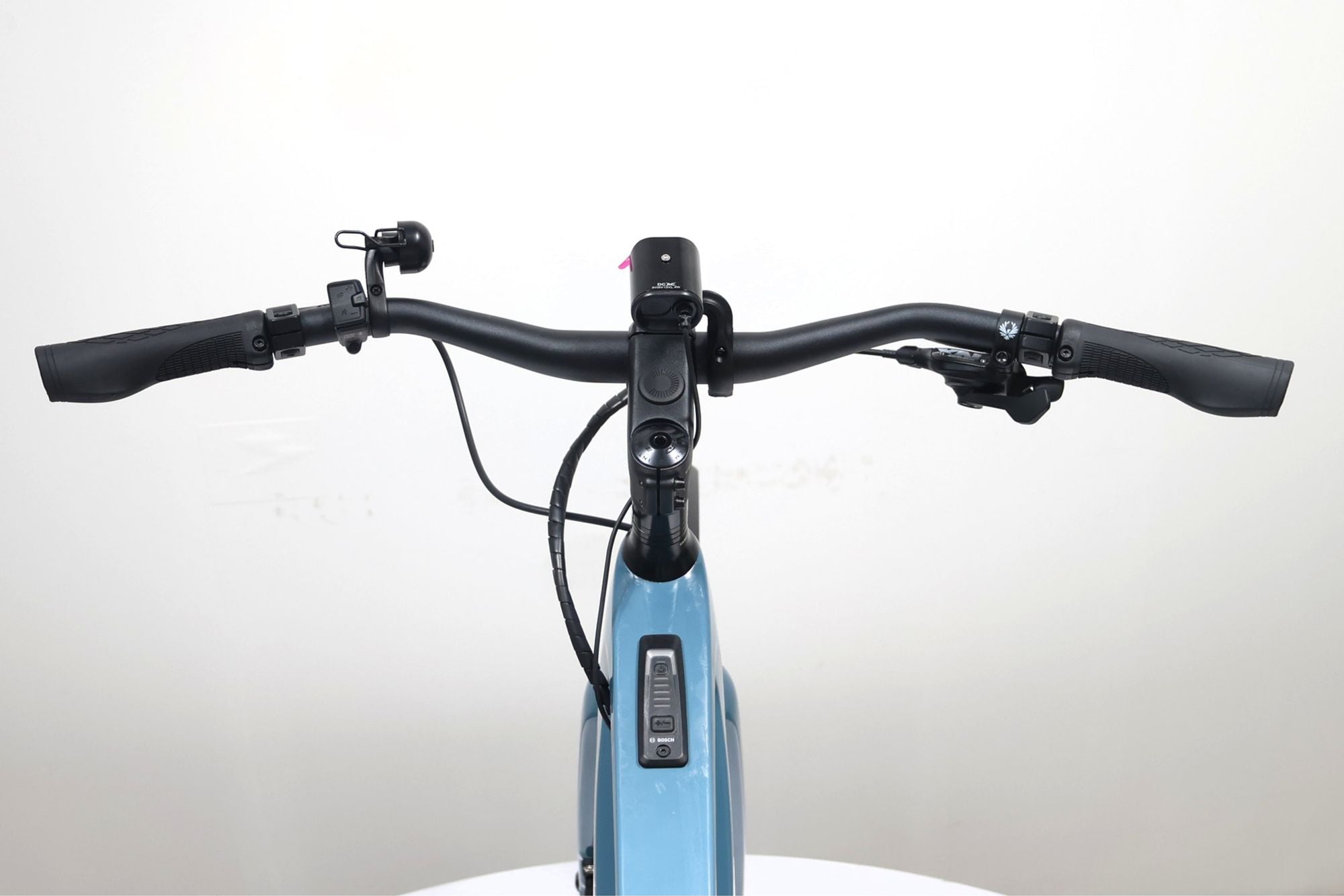 Produit Reconditionné · Vélo de ville électrique CANNONDALE Tesoro Neo Carbon 2 2025 · Très bon état