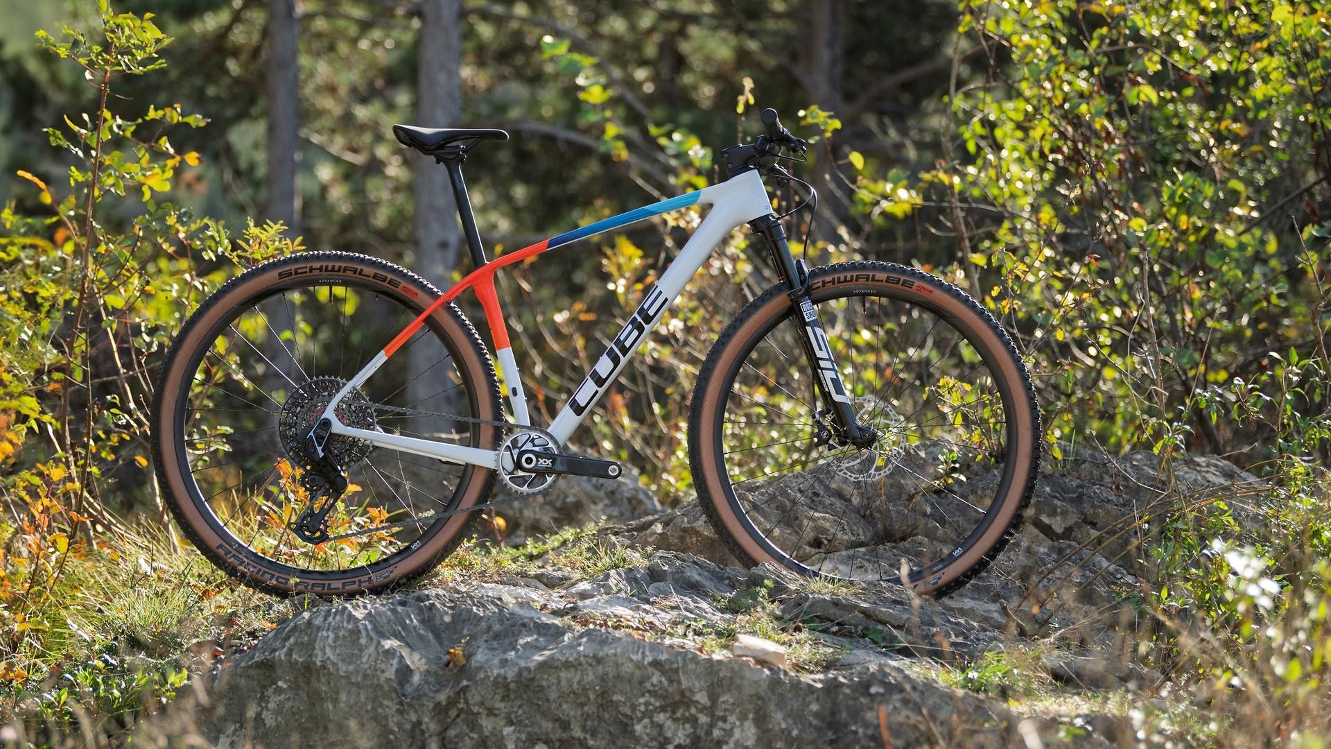 VTT Cube Phenix C:68X SLX Sram 12V 29'' Blanc Bleu Rouge Teamline 2025