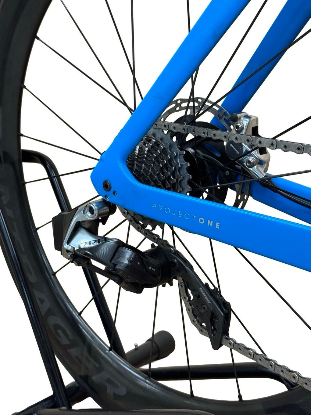 produit reconditionné . Trek Madone SLR 9 Disc eTap P1 Sram Red AXS 2020 . Trek . très bon état