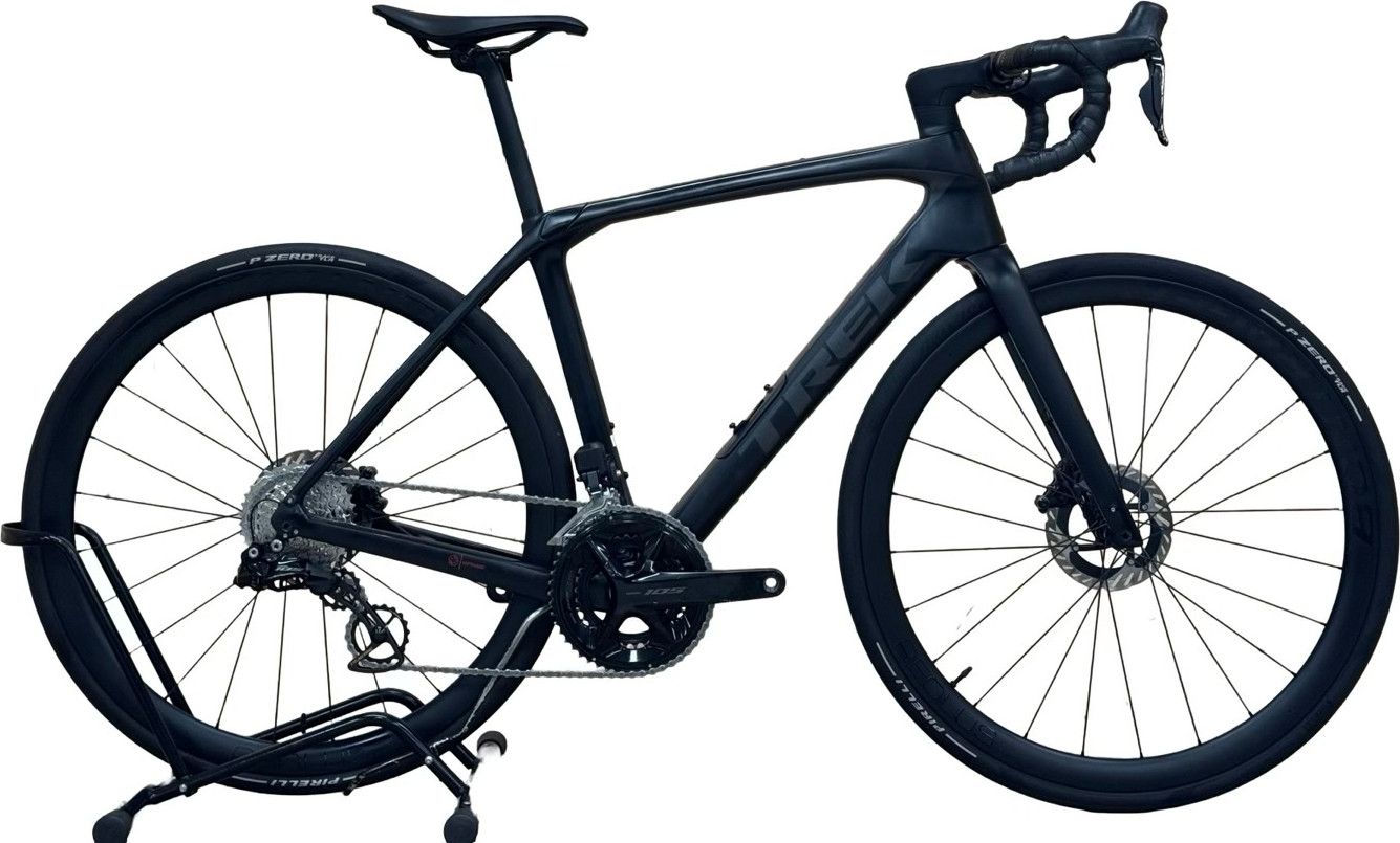 produit reconditionné . Trek Domane SL 6 Gen4 Shimano 105 Di2 2023 . Vélo de Route . Trek . très bon état