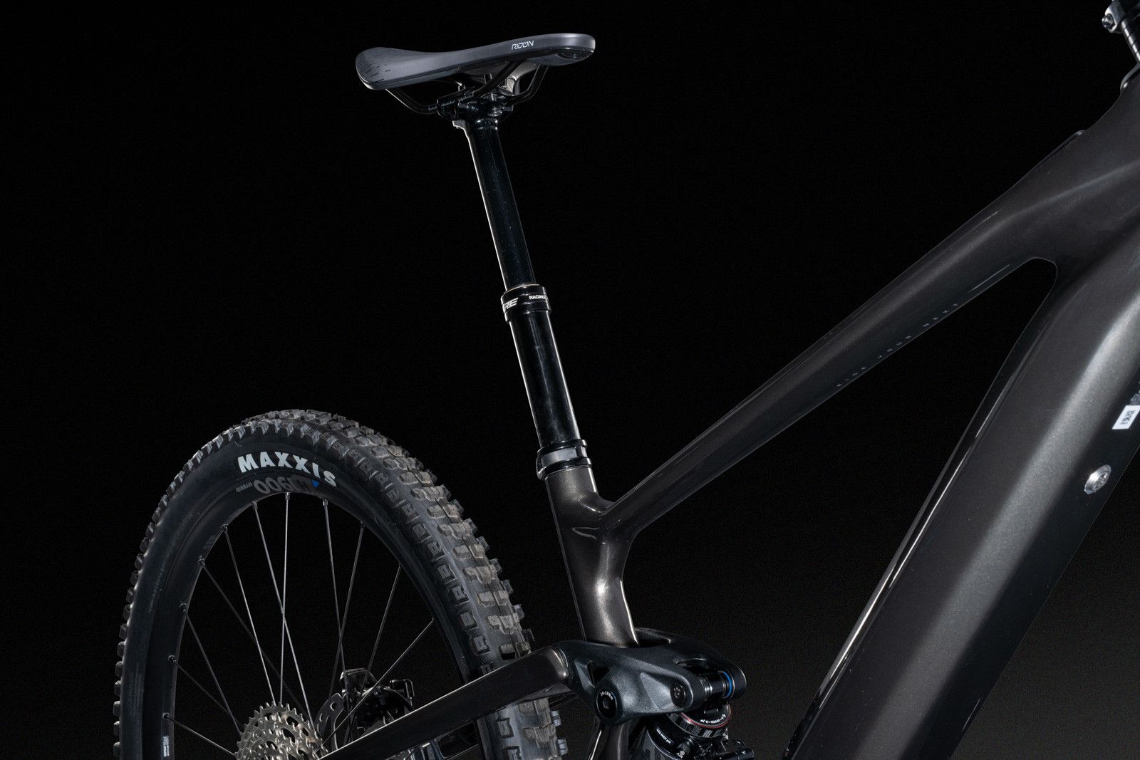 VTT Électrique Tout-Suspendu Lapierre e-Zesty AM 8.4 Shimano 12V 480 Wh Fazua 60 Nm 29'' Gris
