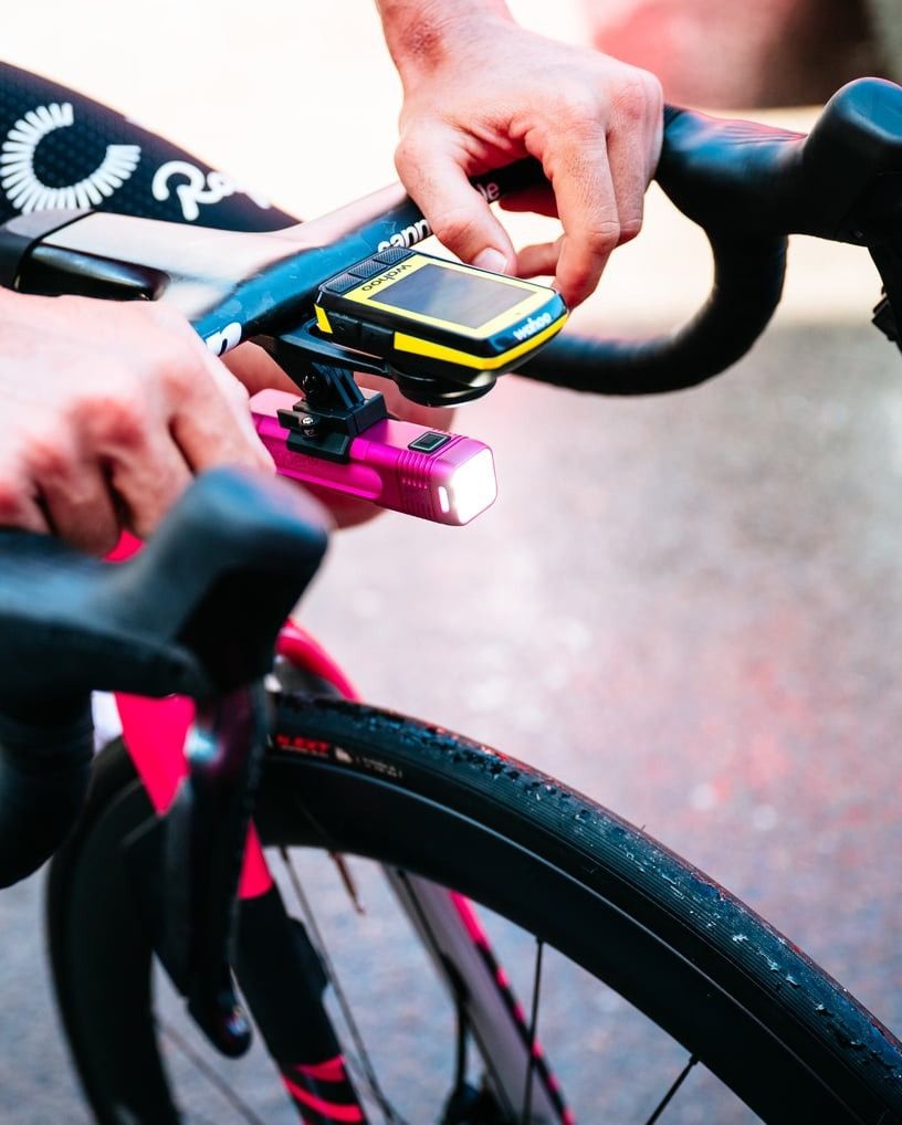 Paire d'Éclairages Knog x EF Blinder 900 Front Light & Plus Rear Bike Light Rose