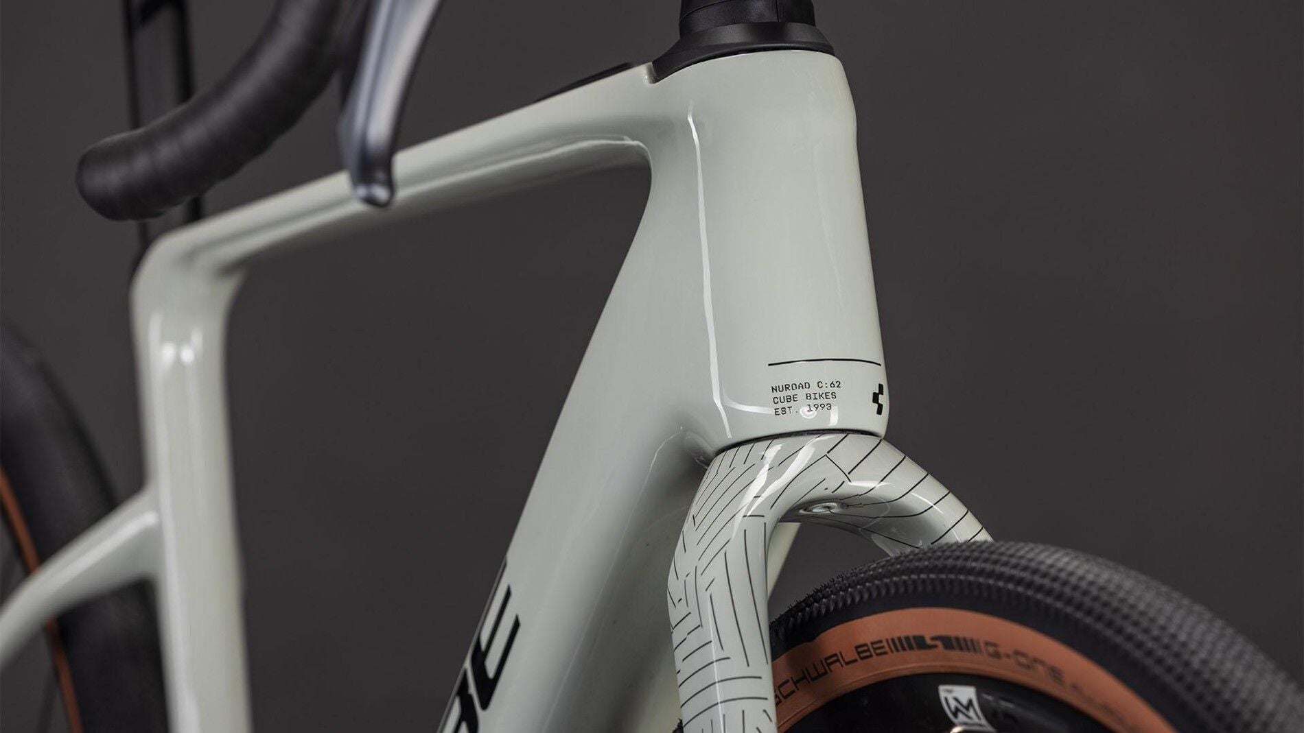 Vélo Cube Nuroad Hybrid C:62 Race 400X 2026
