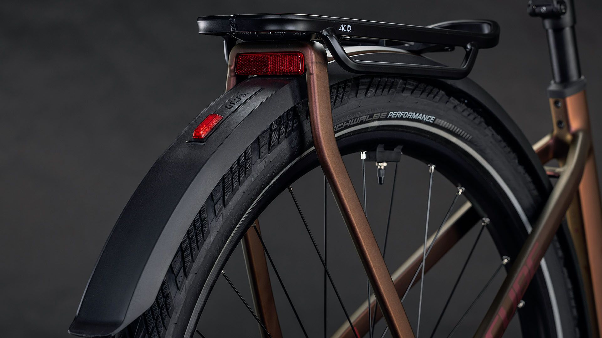 VTC Électrique Cube Kathmandu Hybrid Pro 800 Trapeze Shimano Deore/Deore XT 12V 800 Wh 700 mm Rouge Orange Sun Glow 2026