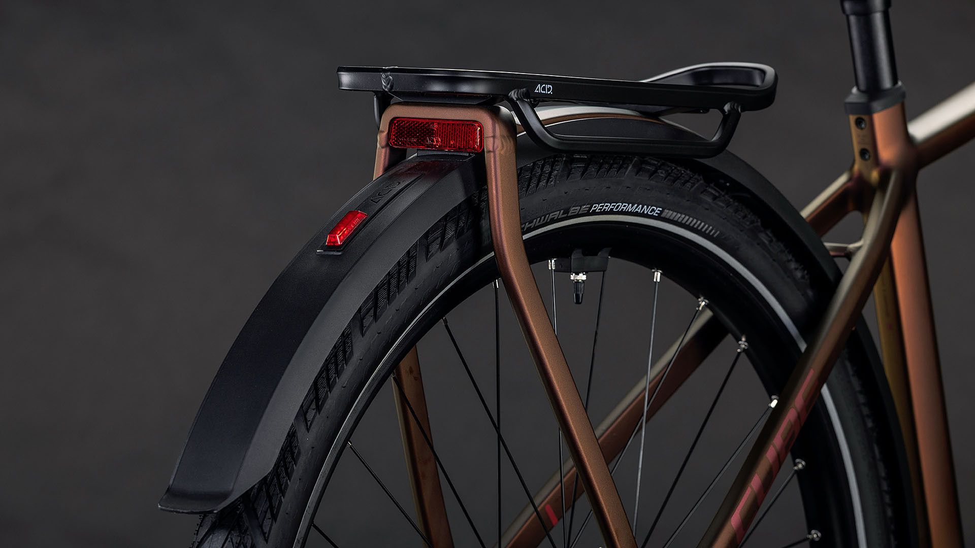 VTC Électrique Cube Kathmandu Hybrid Pro 800 Shimano Deore/Deore XT 12V 800 Wh 700 mm Rouge Orange Sun Glow 2026