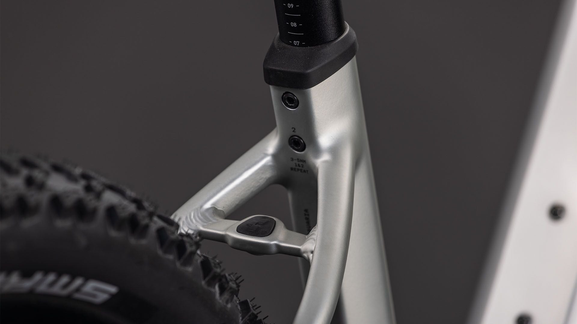 VTT Électrique Cube Reaction Hybrid One 800 Easy Entry Shimano 10V 800 Wh Bosch 120 Nm 27.5'' Gris Sleek 2026
