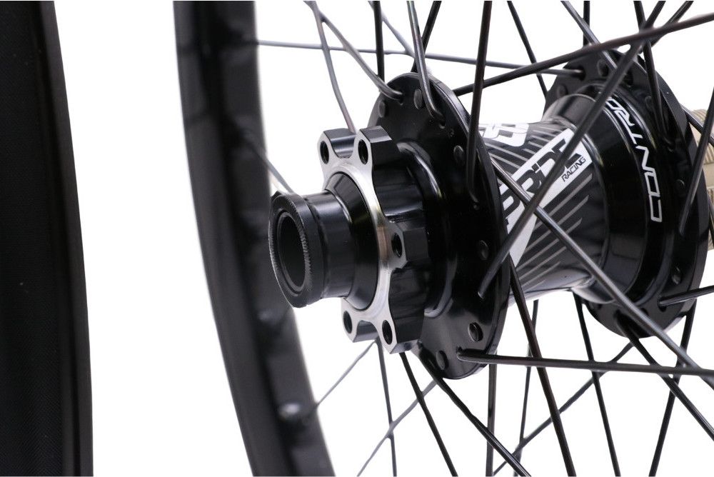 Paire de Roues Pride Racing Wave CFR Control V2 20" (406) | 20x100 - 15x110 mm | 6 Trous | Noir Brillant