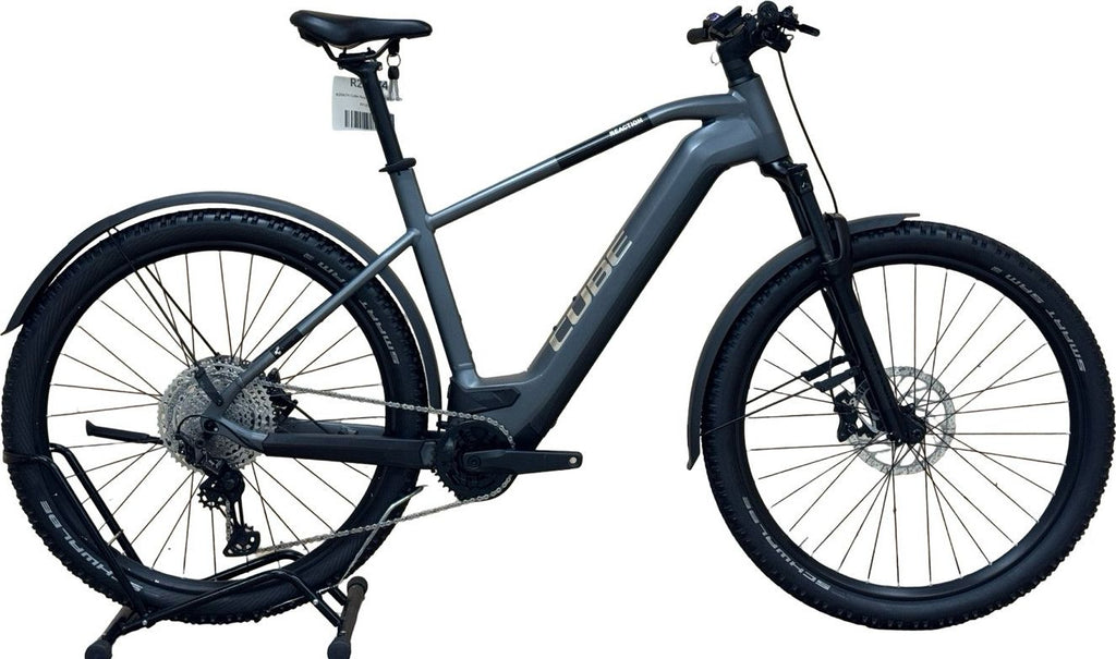 produit reconditionné .Cube Reaction Hybrid Race 625 Shimano XT 2024 . VTT électrique . Cube . très bon état