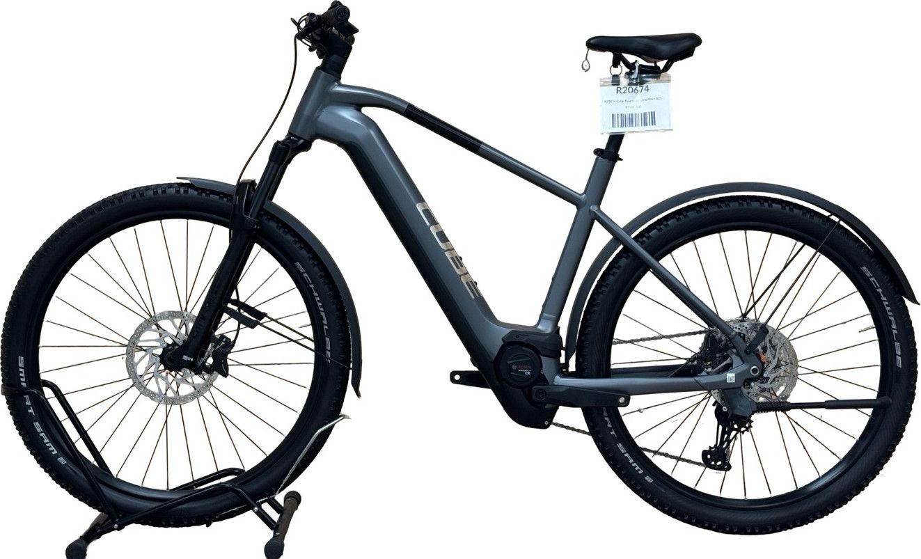 produit reconditionné .Cube Reaction Hybrid Race 625 Shimano XT 2024 . VTT électrique . Cube . très bon état