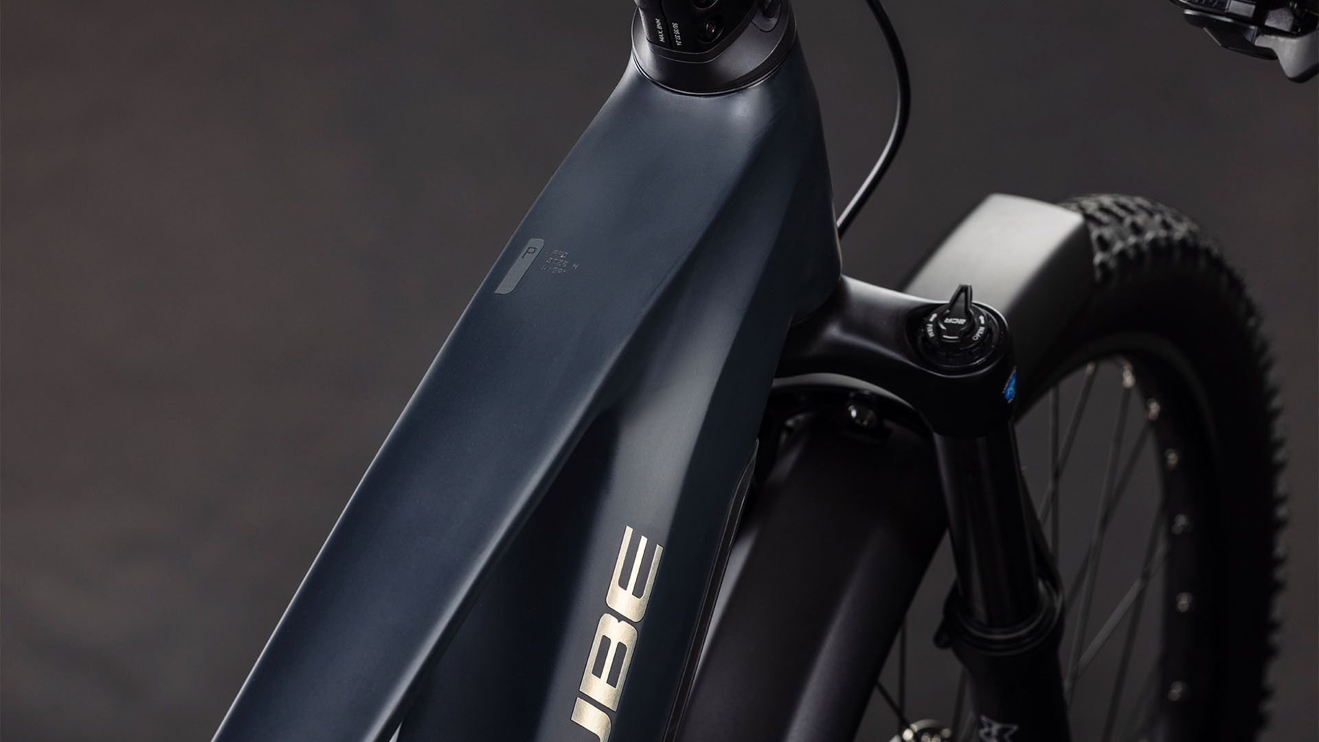VTT Électrique Tout-Suspendu Cube Stereo Hybrid One22 Pro 600 FE Shimano 10V 600 Wh Bosch 120 Nm 29'' Noir Bleu Night 2026