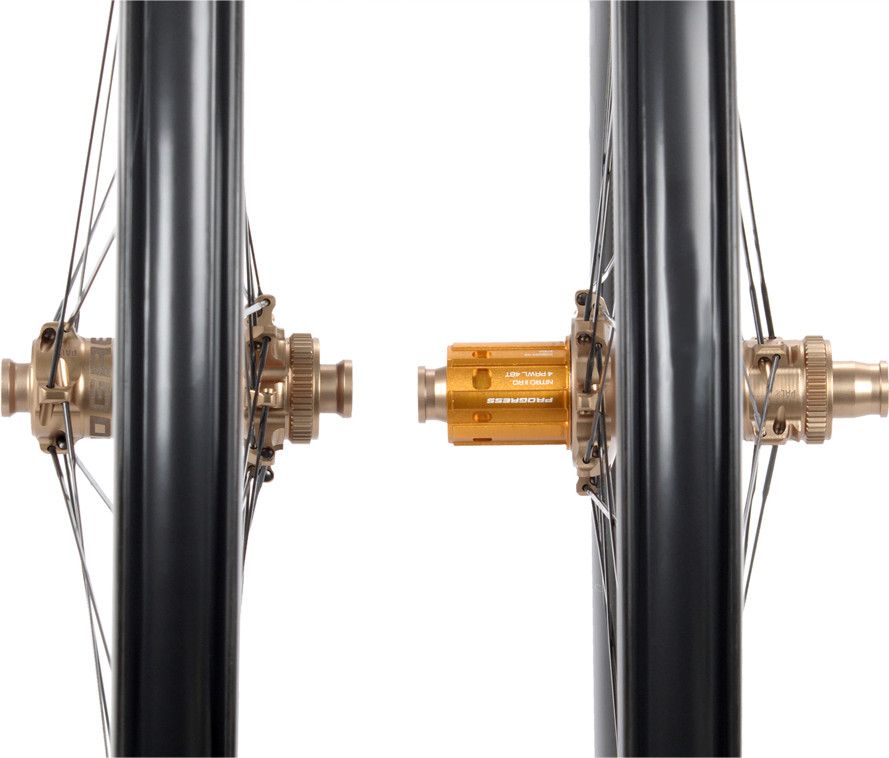 Paire de roues Progress Aero 38 Disc Noir/Light Bronze | 12x100/12x142 | Center Lock