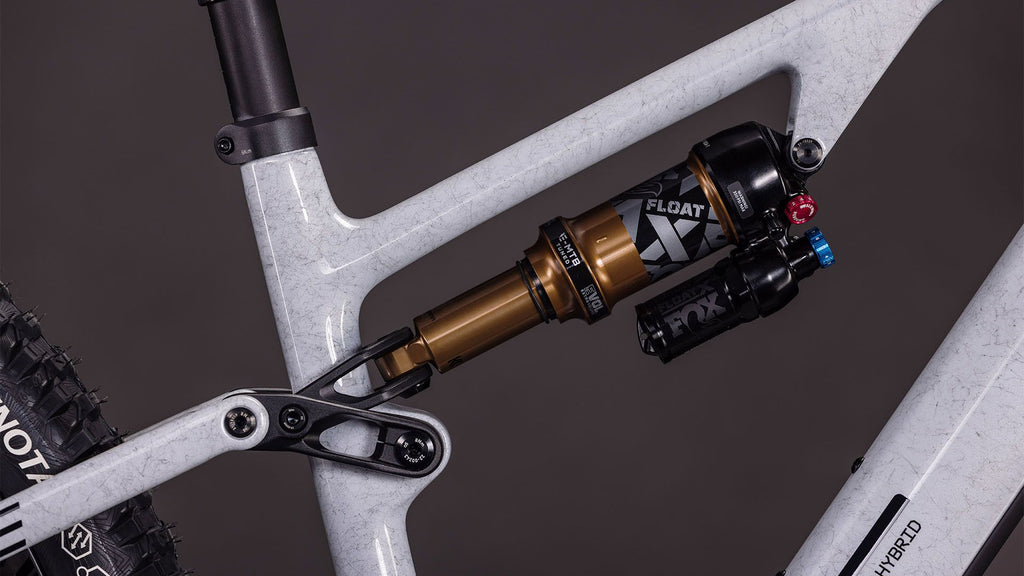 VTT Électrique Tout-Suspendu Cube AMS Hybrid One44 C:68X Super TM 400X Sram 12V 400 Wh Bosch 60 Nm 29'' Gris Fog Fibre 2026