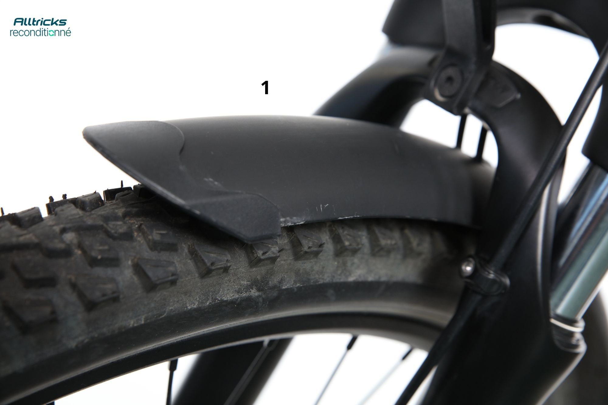 VTC Électrique O2 Feel iSwan Explorer Univ 6.2 Shimano Alivio 9V 540 Wh 27.5'' Noir Intense T.M 170/190cm - Produit Reconditionné