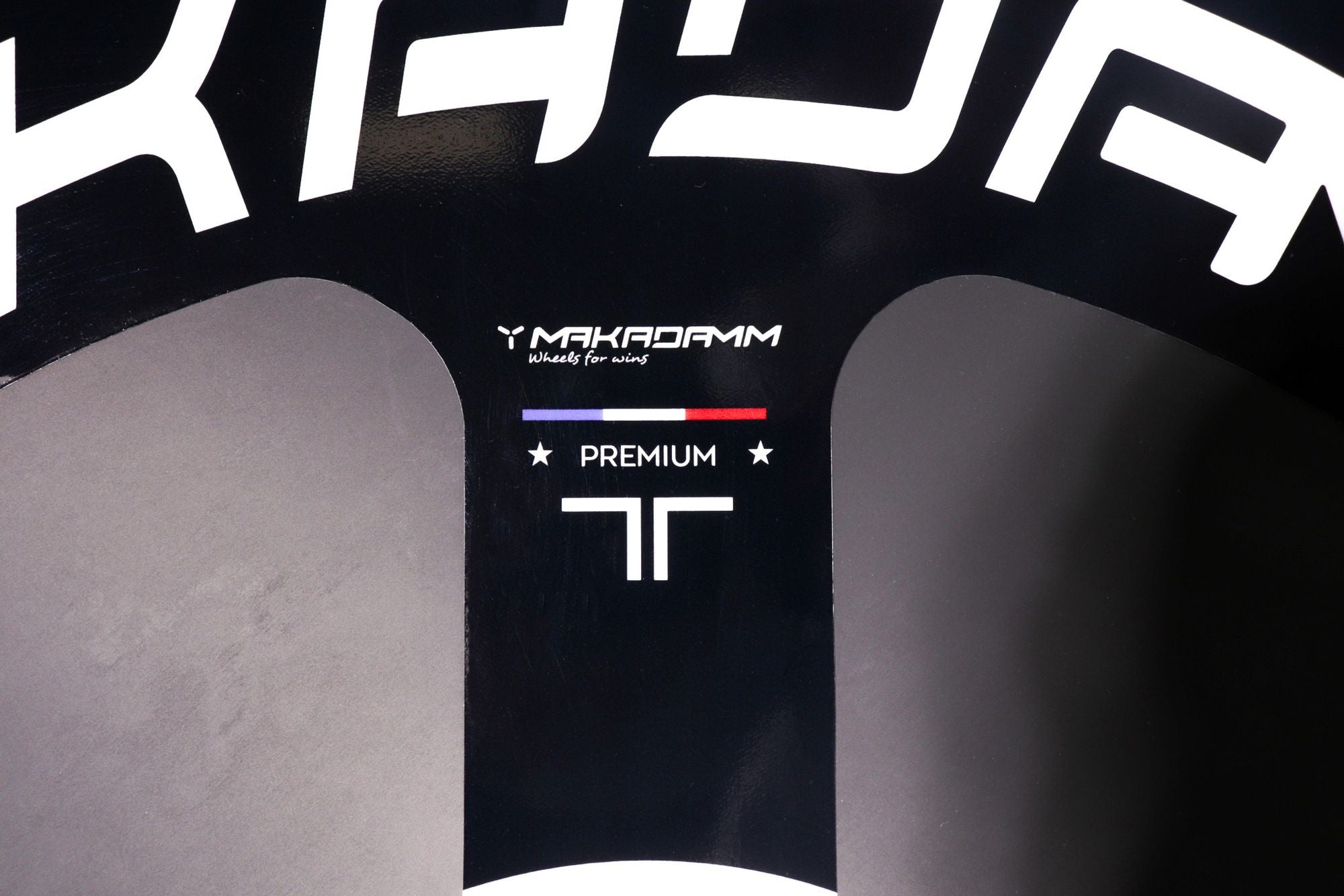 Paire de roues carbone route triathlon TT – MaKadamm TT disc premium à pneus – 1120gr la roue – centerlock – axe 12x142 – Shimano | Sram XDR | Campagnolo