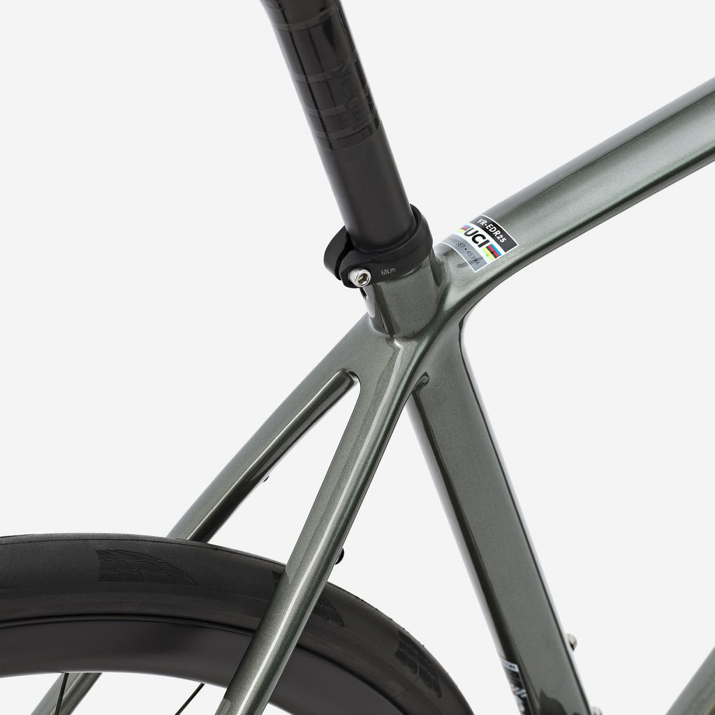 Vélo de Route Van Rysel EDR CF Ultra Shimano Ultegra Di2 12V 700mm Vert Kaki