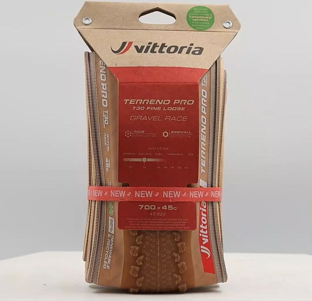 Pneu Gravel Vittoria Terreno Pro T30 Fine Loose Gravel Race 700 mm Tubeless Ready Souple Anti-Puncture Belt Race Formulation Marron Natural Flancs Beiges