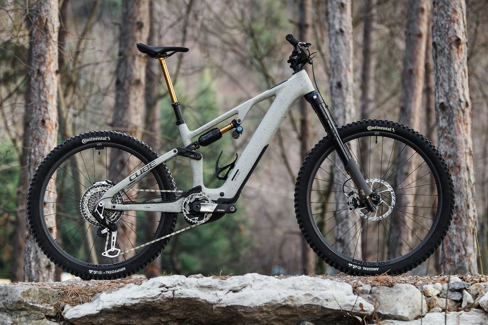 VTT Électrique Tout-Suspendu Cube AMS Hybrid 177 C:62 Super TM 600X Sram 12V 600 Wh Bosch 120 Nm 29''/27.5'' Beige Reed Grit 2026