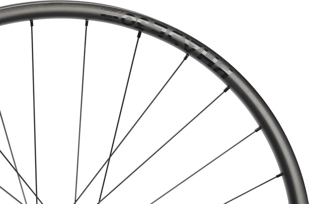 Roue Avant Newmen Phase 30 Base 29'' | Boost 15x110 mm | 6 Trous