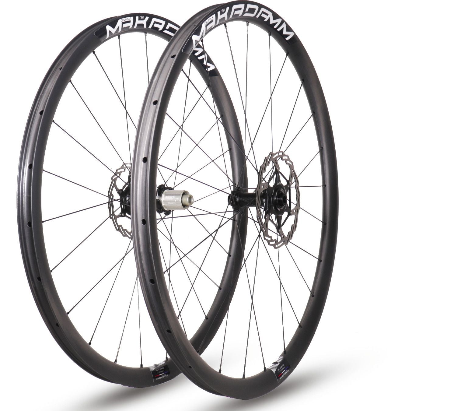 Paire de roues carbone gravel – MaKadamm gravax 31 disc premium à pneus – 1213gr la paire – centerlock – axe 12x100 | 12x142