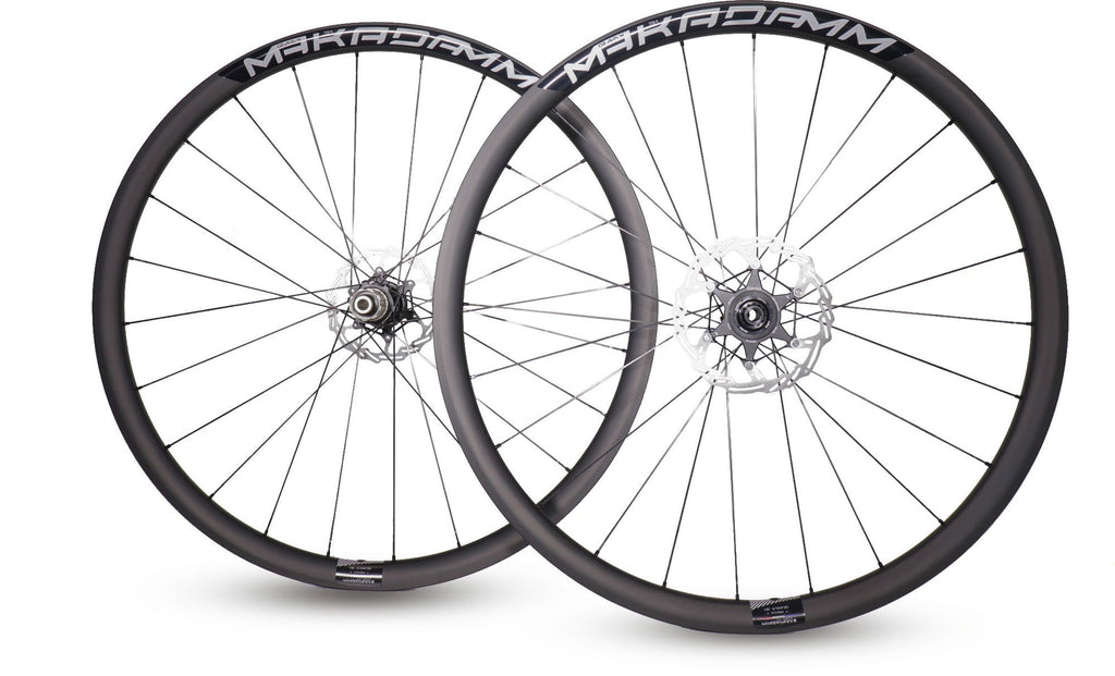 Paire de roues carbone gravel – MaKadamm gravax 31 disc premium à pneus – 1213gr la paire – centerlock – axe 12x100 | 12x142